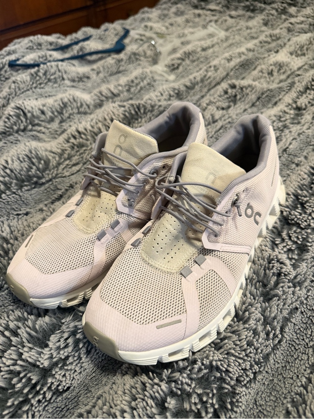 On Cloud 5 Women’s 8.5 Pearl White Running Shoes Sneakers